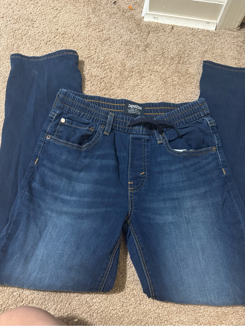 Denizen from Levi's Men's Navy Blue Elastic-Waist Straight Jeans